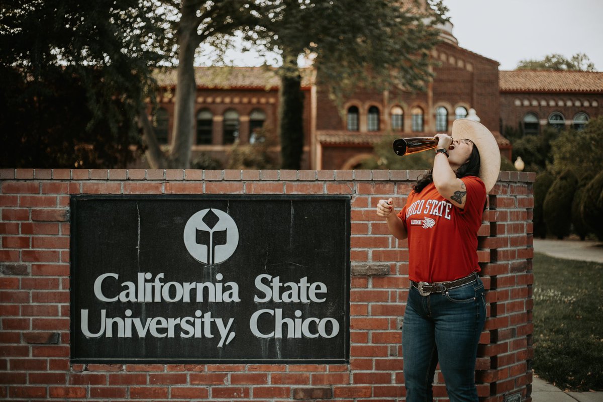 acciokarina's tweet photo. seguiré soñando y seguiré volando 👩🏽‍🎓🥹🫶🏽 #ChicoStateGrad #SiSePudo https://t.co/U4bM0vzETQ