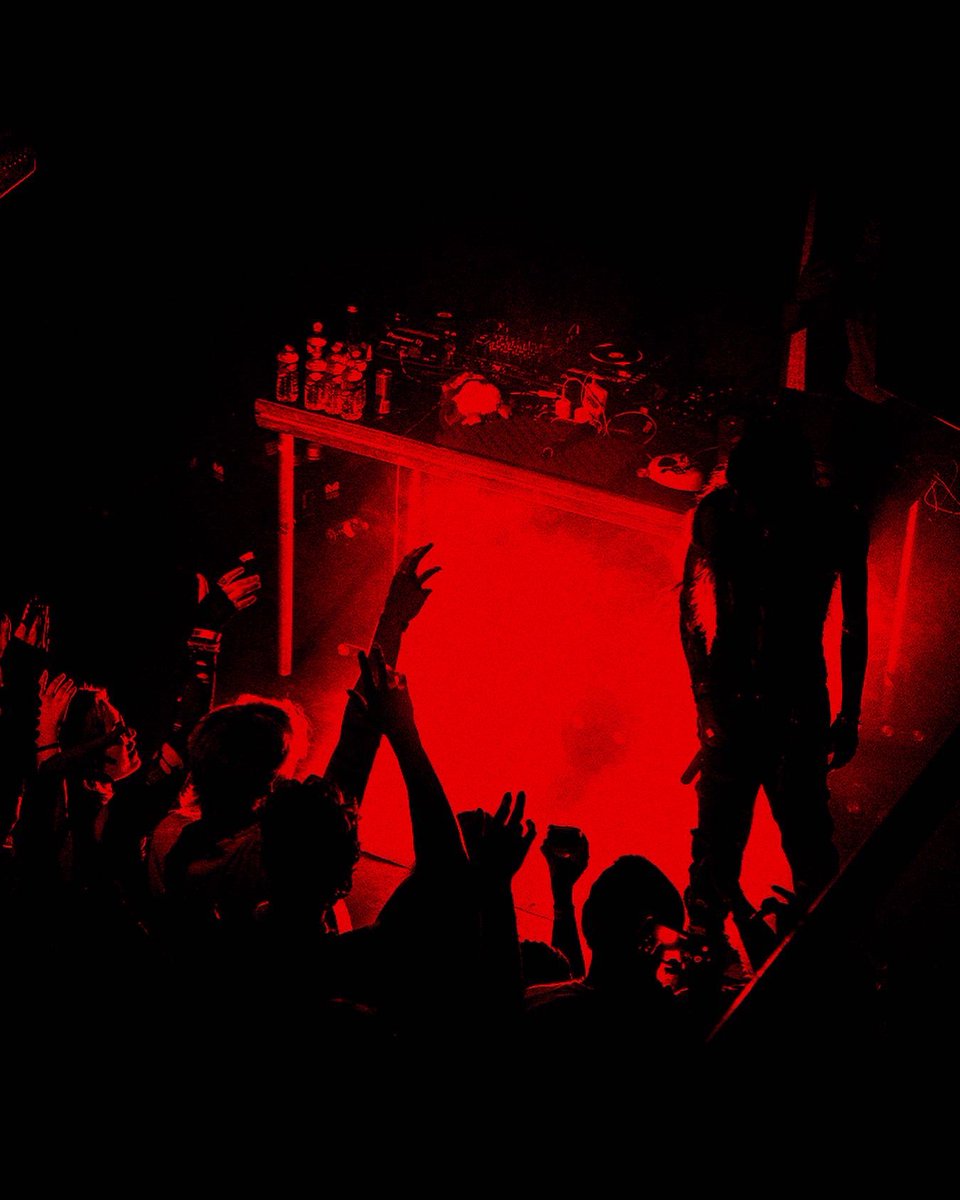 Witchouse40k's tweet photo. ALL HAIL THE HAUNTED HOUSE 

Spitting up bugs all over Europe has been a beautiful experience, thank you for all the ghosts, gifts, and energy you brought to the haunted house 🕷️The HH family grows stronger every time I see your faces

New music dis month 🖤🏚️

747 https://t.co/SBgXRigv5Y