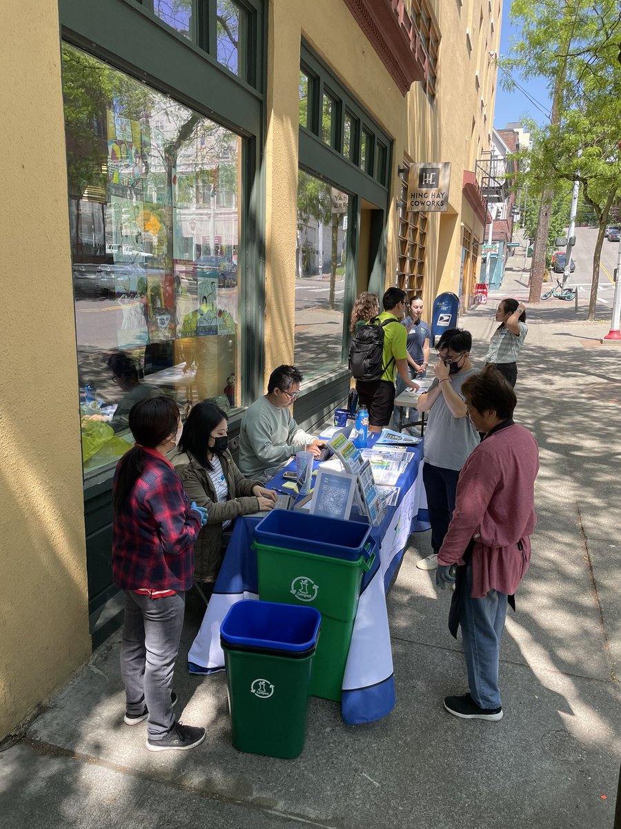 #520 ❤️♻️ A lovely day to celebrate and share resources giving away free recycle &amp; compost bins in Seattle’s International District. 
Huge thanks go to the CID BIA <a href="/iheartID/">Seattle’s Chinatown-ID</a>, <a href="/SeattleSPU/">Seattle Public Utilities</a> Green Business team, <a href="/RecologyKC/">Recology King County</a>, <a href="/WMPugetSound/">WM Puget Sound</a>, <a href="/FLSseattle/">Friends of Little Sài Gòn</a> 
♻️Recycle = Love = Compost❤️
