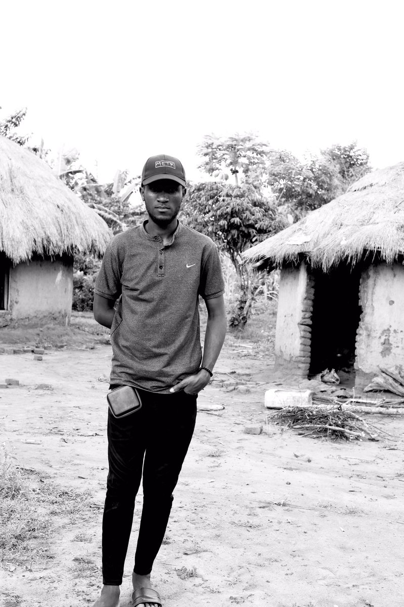 MetkLine's tweet image. This black and bring thought back in Nawandyo District 🤦‍♂️