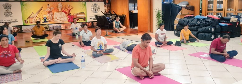 iccr_suva's tweet photo. Run up to #IDY2023 continues. #Yoga enthusiasts from Suva joined another session of Saturday morning Yoga &amp; Meditation organized by @iccr_suva,@HCI_Suva together with @heartfulness #Fiji.Yoga teacher Ms. Sangeeta led the session in presence of HC @pskarthigeyan #YogaforGoodHealth https://t.co/DCpIYlpCSK