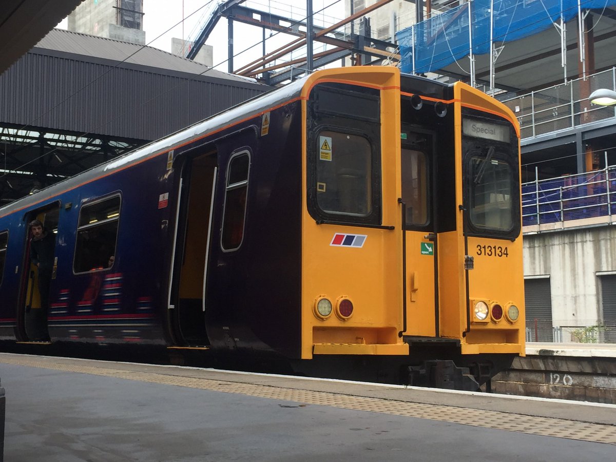 MrTransportGuyy's tweet image. As the last 313 readies up to depart on its final passenger service, it’s farewell to the oldest running mainline train in the UK, with over 45 years of service. Serving the likes of the Hertfordshire, London and the South Coast. #Class313