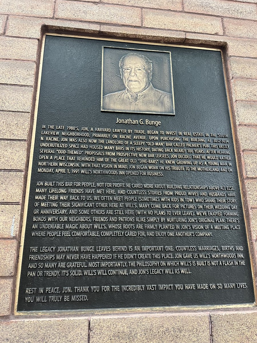 chicagobars's tweet photo. Always read the plaque. https://t.co/Ts7VzM8Ekq