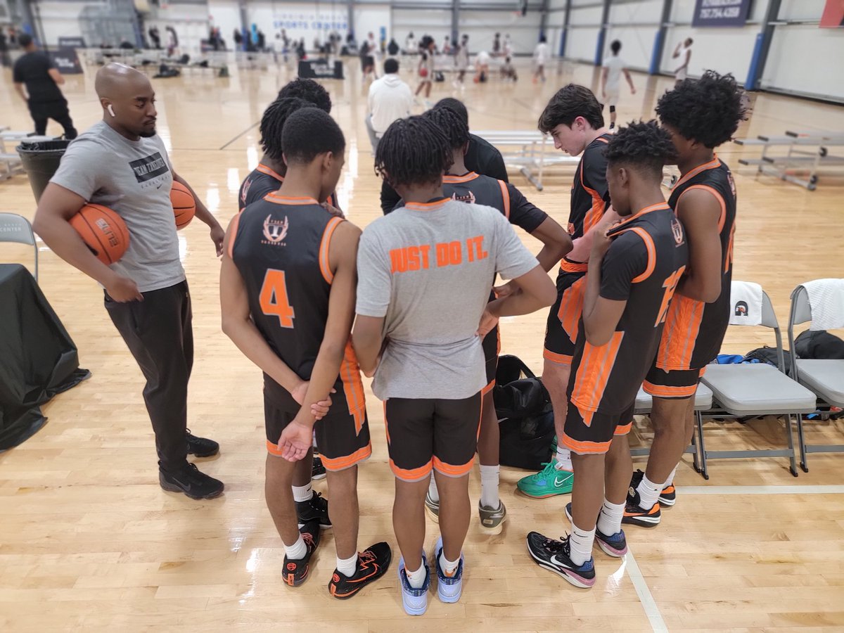 protecttaylor's tweet photo. Game Time! @TTOBasketball #2027Crew @TheHoopGroup #SouthernJamfest https://t.co/8FSxywgLMe