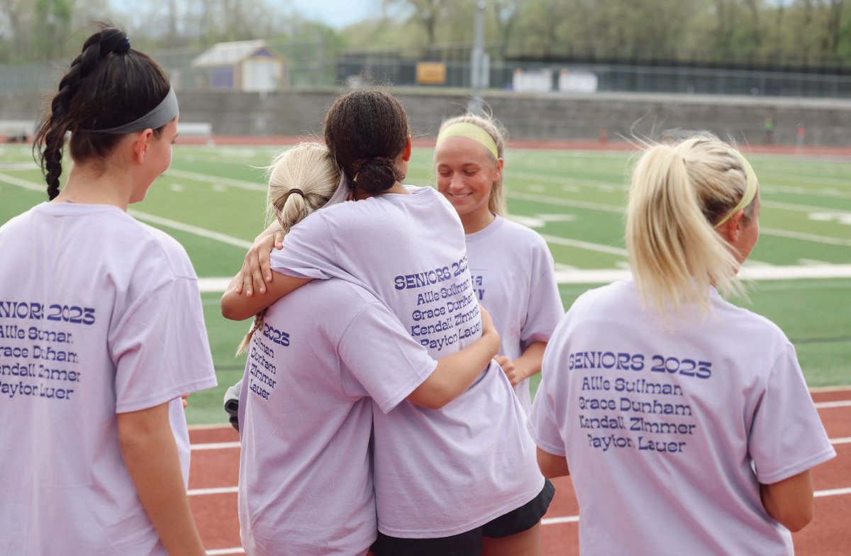 PaytonLauer2023's tweet photo. What a ride. Thank you @EurekaSoccerG 💜💛 https://t.co/u7gXBUwJVS