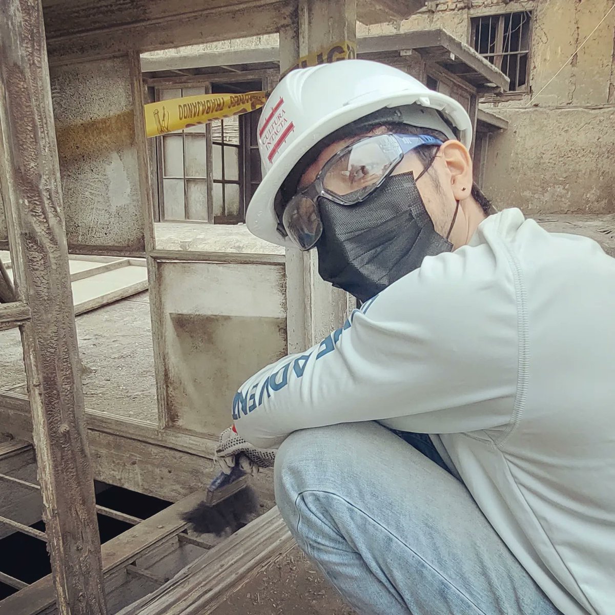 CulturaIntacta's tweet photo. Hoy fue un gran día de voluntariado en el Antiguo Hospital Real de San Andrés, intervención parte de nuestro programa con @prolima_chl 💪 https://t.co/qxDRr9njH1