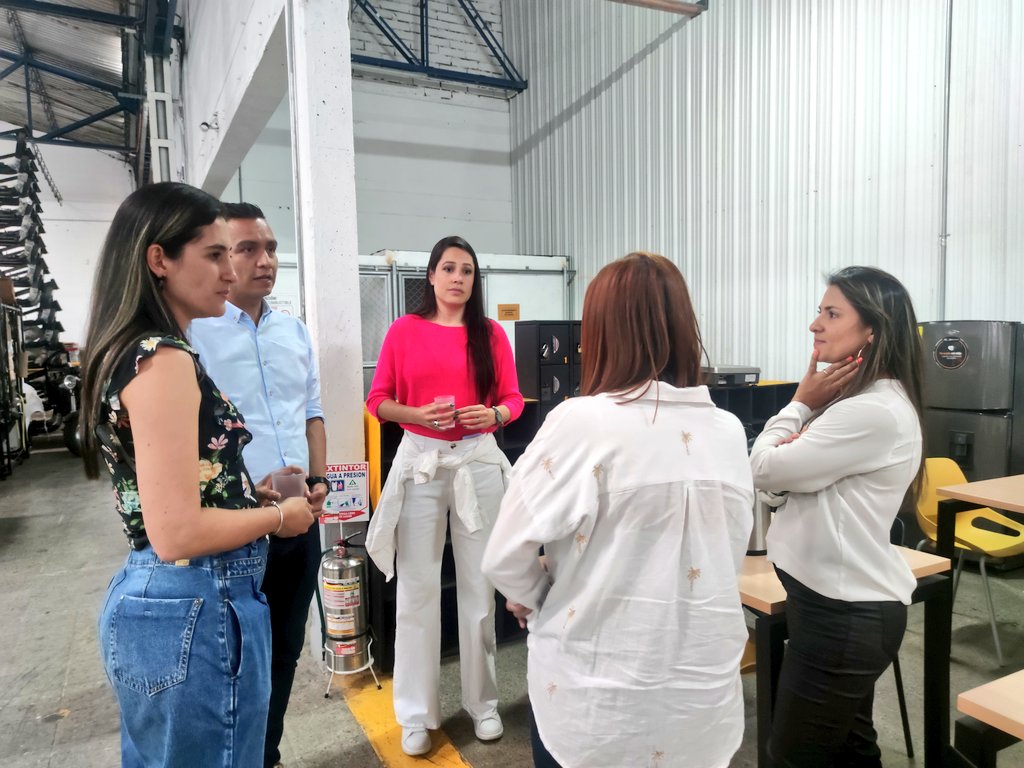 ¡Ya están listos nuestros primeros 122 vehículos motocargueros!🥳👏

Muy pronto los 660 beneficiarios que  hacían uso de vehículos de tracción animal podrán continuar con sus labores y gozarán de una mejor calidad de vida 🛵.

#UnidosPorElBienestarAnimal 🐴💚