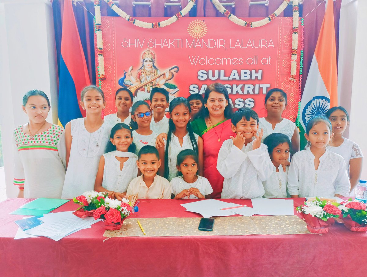 Exams were conducted for the second batch of Sulabh Sanskrit Class Mauritius in the presence of Sanskrit Chair, Ayurved Chair and Attache counselor from High Commission of India in Mauritius🇮🇳🇲🇺
@HCI_PortLouis @IndianDiplomacy
#BharatMauritius
#IndiaMauritius
