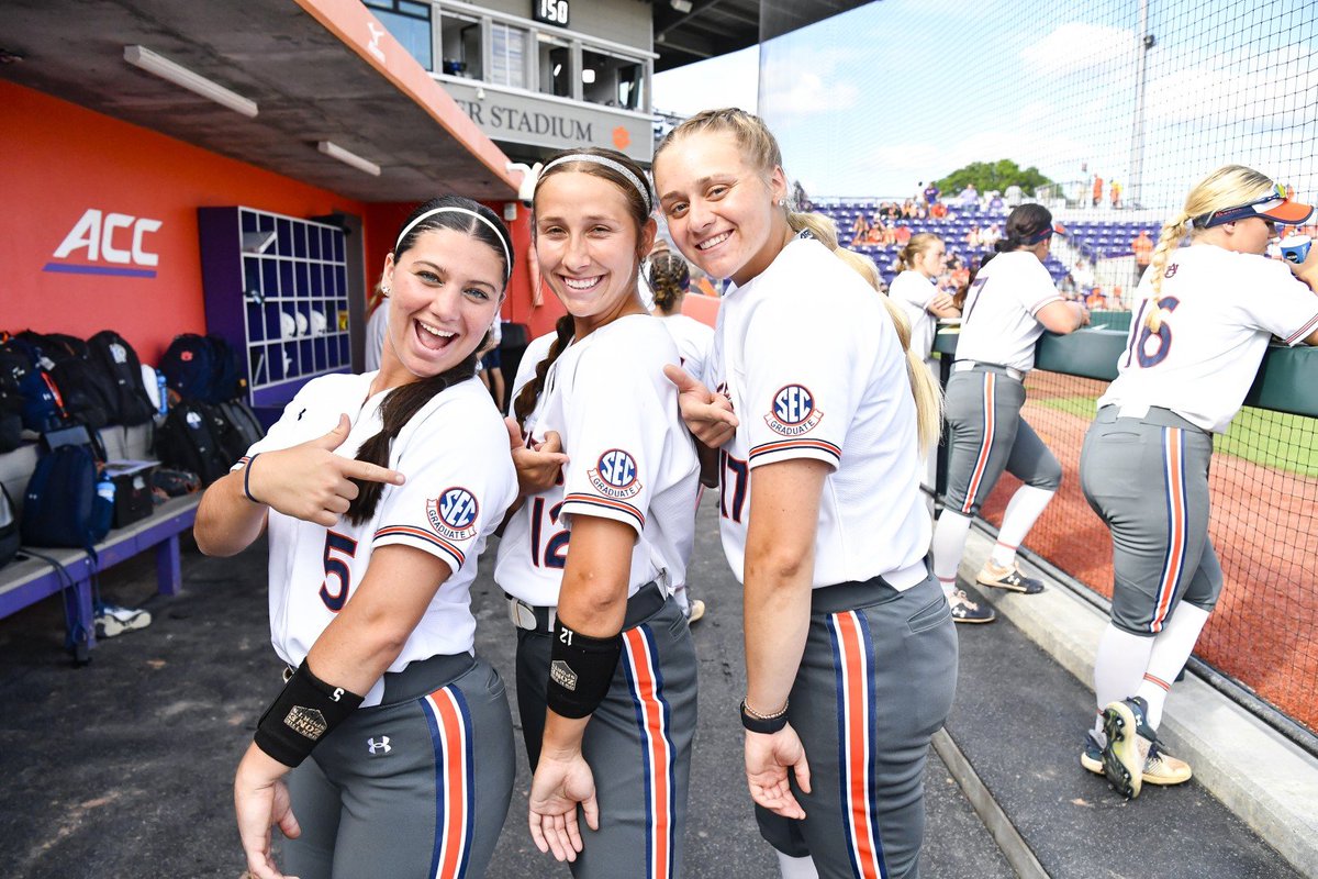 AuburnSoftball's tweet photo. It just means more...
๐ @lindseeygarcia
๐ @maiaengelkes
๐ @CMcCondichie
#WarEagle | @SEC https://t.co/DGKyBRL8E1