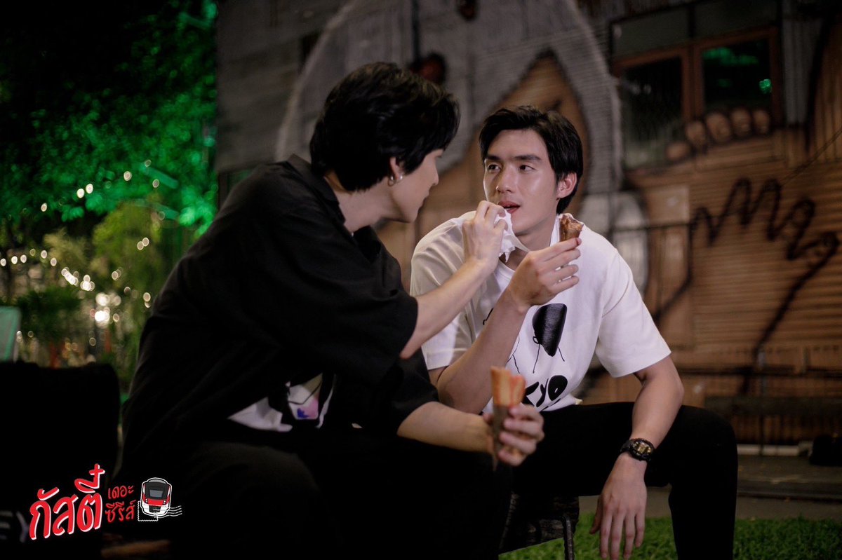 RedLineSRTET's tweet photo. ร่วมออกเดินทางไปกับ ซูกัส บัณฑวิช และ ตี๋ บุญยเกียรติ ใน “กัสตี๋ เดอะซีรี่ส์” ทางช่อง YouTube • RED Line SRTET
.
ชม Teaser ก่อนใครที่ 👉🏻https://t.co/HdKlejYL7Z
.
#ซูกัสบัณฑวิช #ตี๋บุญยเกียรติ
#gusteetheseries #gustee #redline https://t.co/dGqKAux0lm