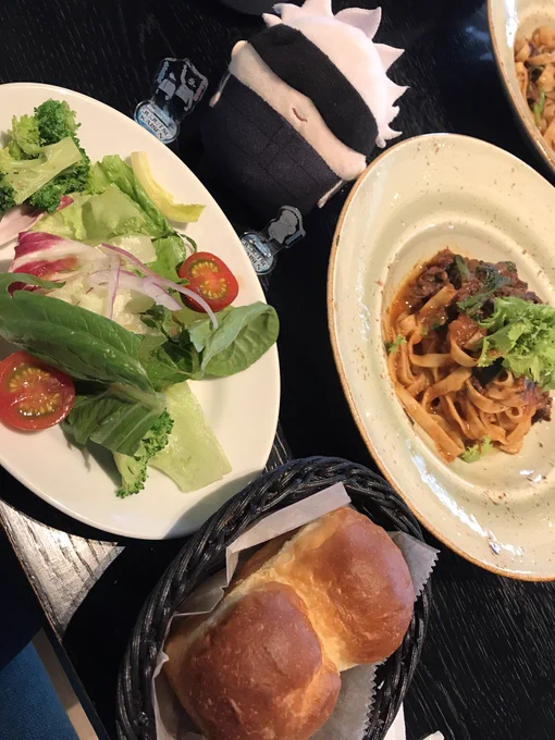 ランチ ジャンショ行って友達がミニアクスタのさとる引いたので譲ってもらったぁぁぁあああ!!!