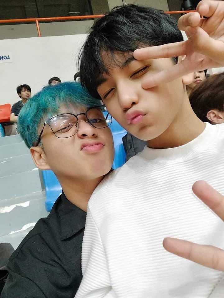 azter_kiel's tweet photo. HAPPY 4TH MONTHSARRY RADIANTS!! (missing my brother big time :<<<)

FOURever With SuperMarcus

#Radiants4thMonthsary
#HORI7ON_MARCUS #HORI7ON https://t.co/HtgziShp4a