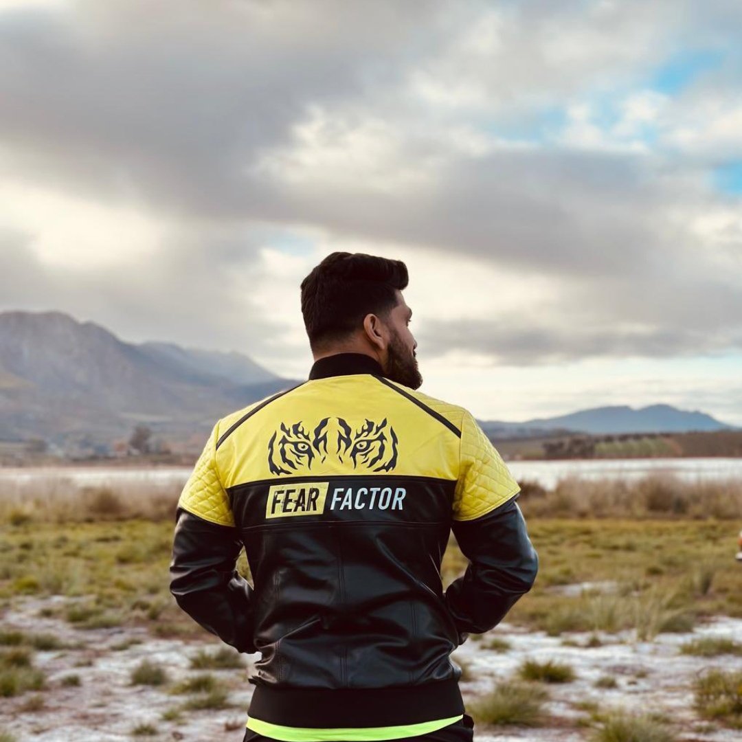 Khiladi khel kheltein hain ... aur main khiladiyon se khelne laga hoon
#ShivThakare #iia9ShivThakare #ShivThakareInKKK13 
#KhatronKeKhiladi13withShivThakare #KhatronKeKhiladi13 #kkk13 
#KhatronKeKhiladi #ShivKiSena #ShivSquad #KKK13WithShivThakare