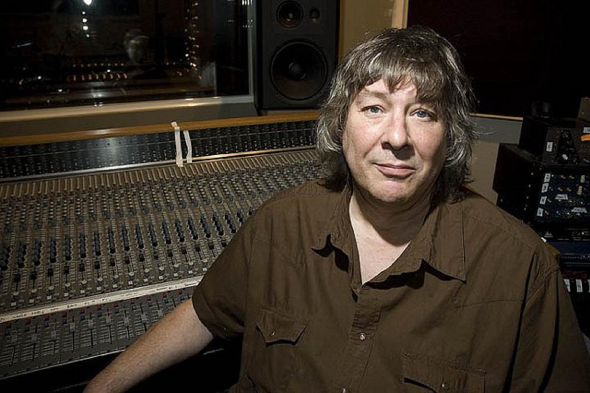MaxxGhe's tweet photo. 20/05/1950.
Nasceva il produttore Andy Johns.
Ha lavorato su "Exile on Main Street" dei Rolling Stones, vari album dei Led Zeppelin, Uriah Heep, su "Marquee Moon" dei Television e svariati altri dischi eccezionali. È deceduto il 07/04/2013.
#AndyJohns https://t.co/tHgc6whG0P
