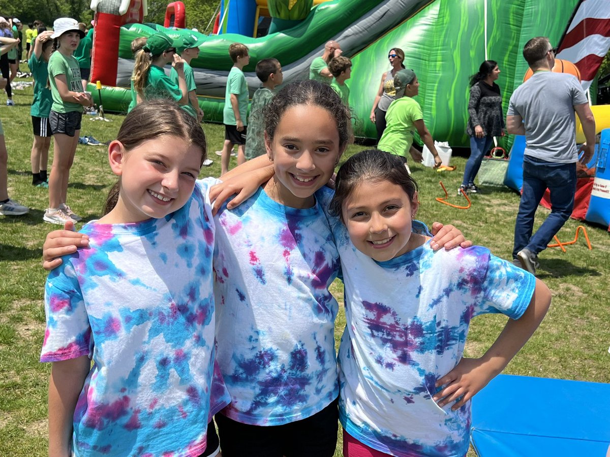 graham3rd's tweet photo. Field Day fun! https://t.co/ehJ9Vn4XQC