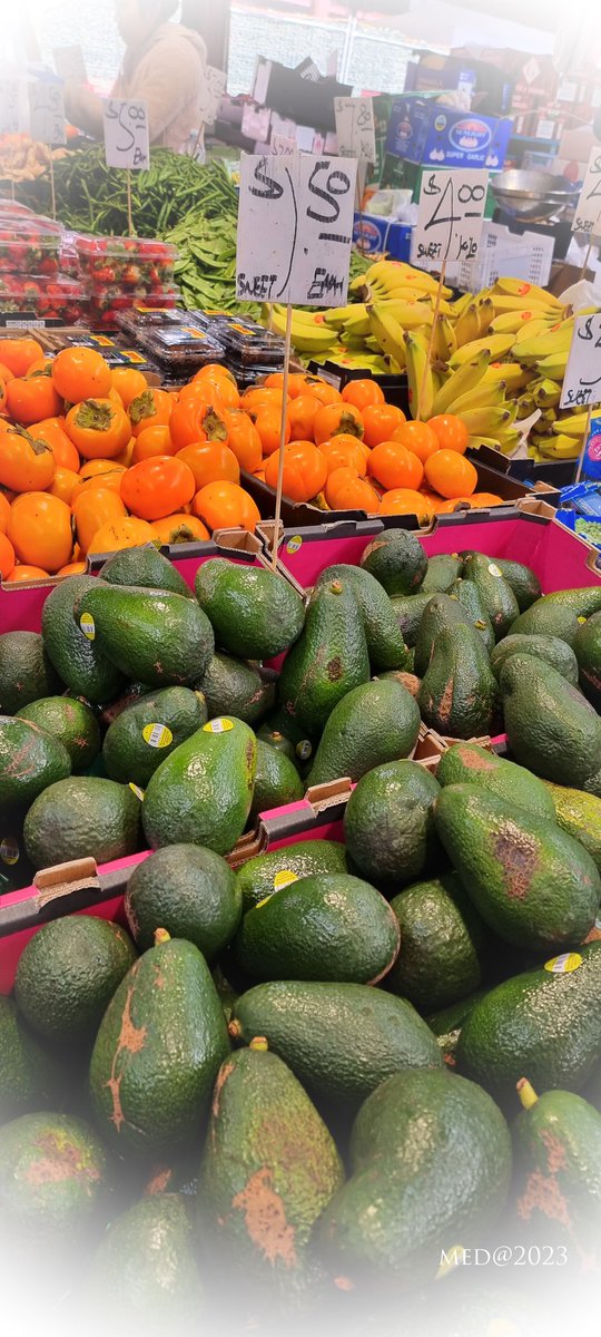 Medicayy's tweet photo. A  Serious Question of the Day.

How much do you read the price per #Avocado on the ticket?

#VictoriaMarket #Melbourne https://t.co/rQ4yTigICg