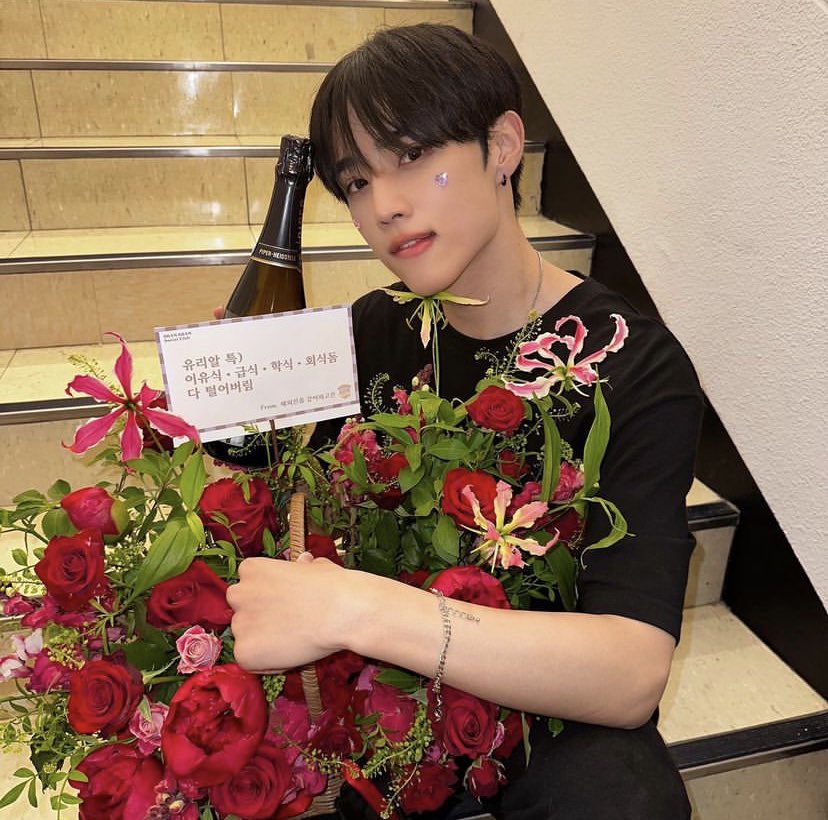 sunwoopicz's tweet photo. 230519 © official_theboyz instagram

#선우 #더보이즈 https://t.co/PBKizAjQLI