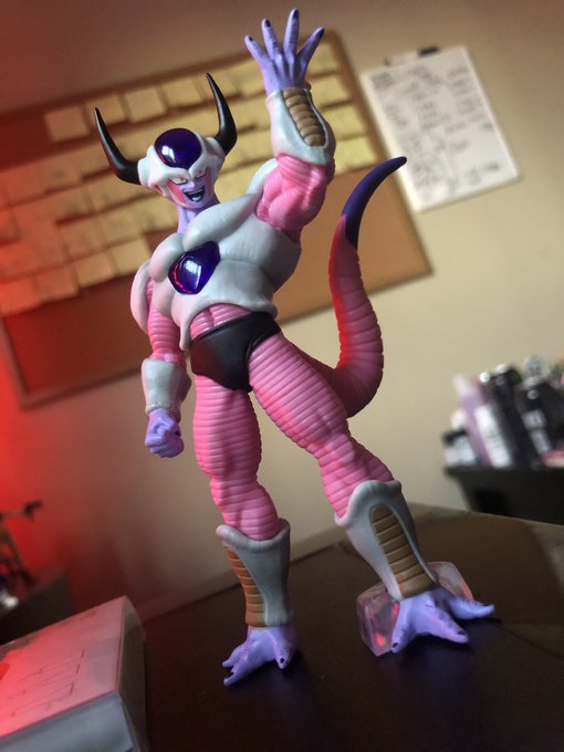 2 pic. Some of the coolest gashapon I own https://t.co/pKoxvii03k