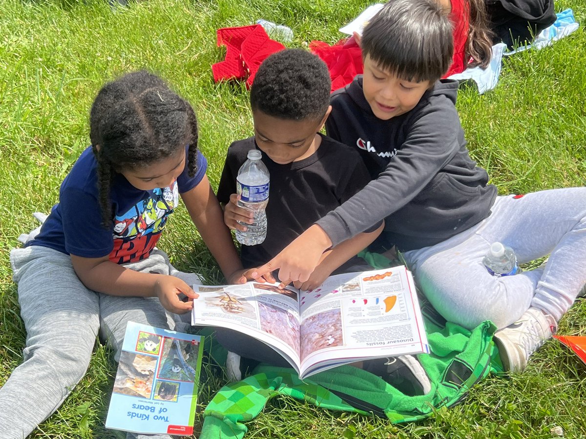 CHES_TAG's tweet image. 20 DAYS TILL SUMMER☀️
Day #19 - Afternoon Book Nook 

@capitolheightse we will be having
TECHNOLOGY FREE Activities in the afternoons for the rest of the school year!
#theCHESway #technologyfree #ches20daystilsummer #CHESROCKS #chesBookNook