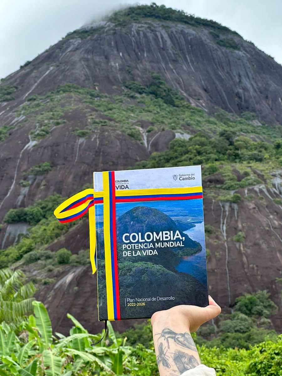 Gustavo Petro (@petrogustavo) on Twitter photo 