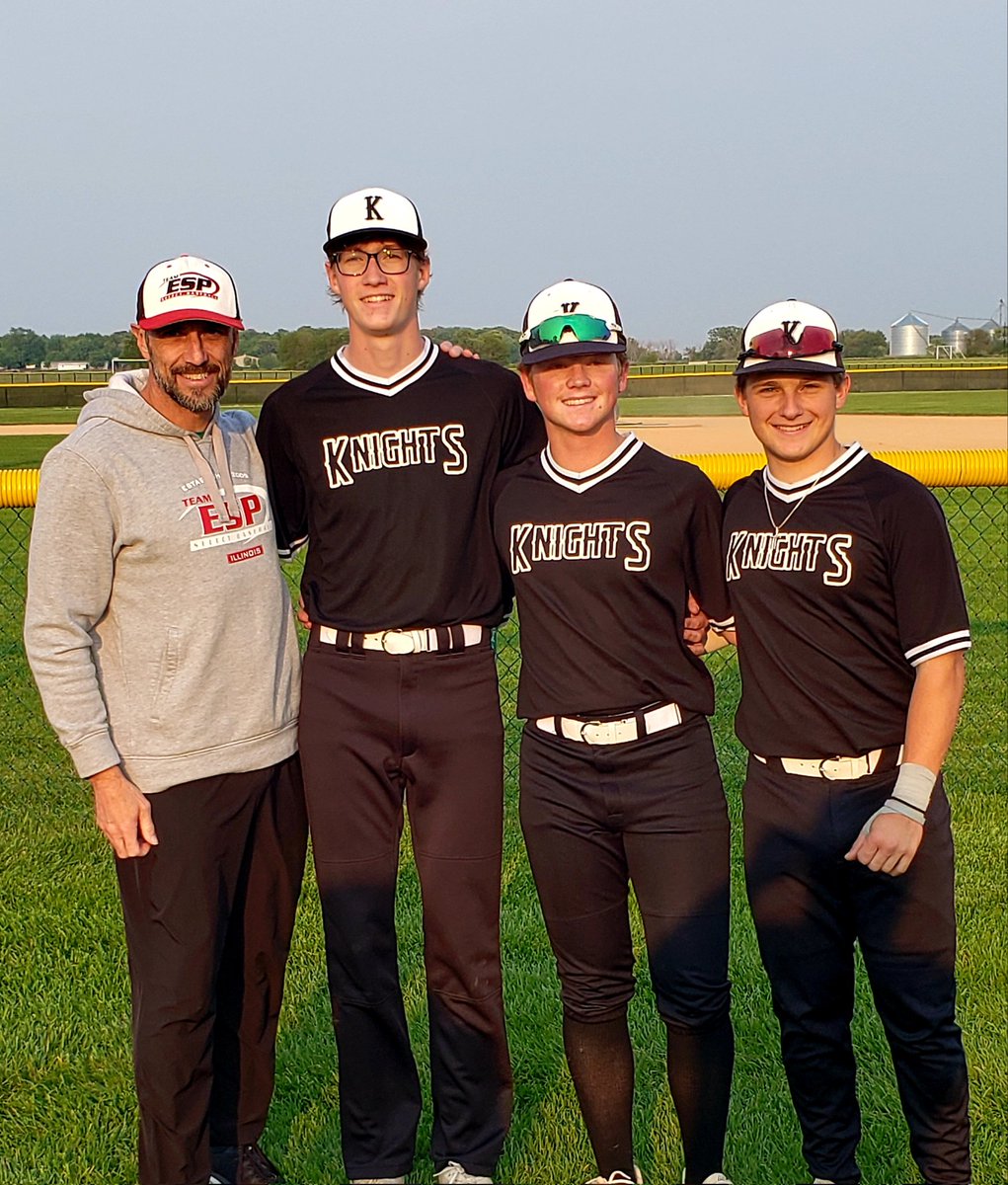 Big win for Kaneland  over a ranked St Charles East!
These 3 ESP Select 17u Black all-stars were outstanding
Excellent pitching from Kotts &amp; Alex
a 2 for 4, RBI day for Konrad
Excellent work behind the plate 
Travel season begins soon!
These 3 will be ones to watch
#ESPtrained