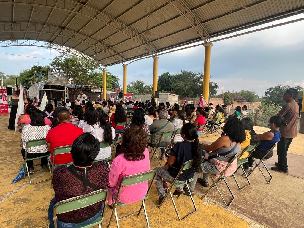 marco_cuevas_'s tweet photo. Esta tarde nos reunimos con nuestra militancia del @PRIOaxaca_ en el municipio de Cuilapam de Guerrero. https://t.co/RXKlT5hSN2