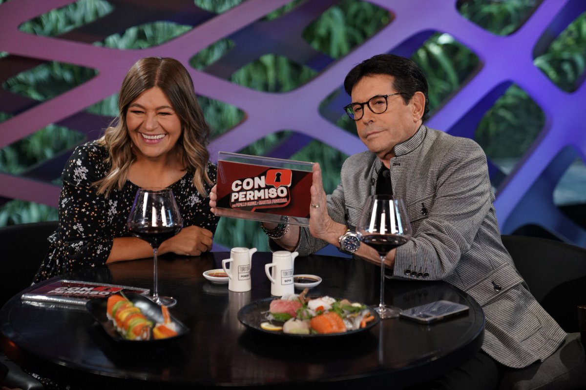 Los esperamos hoy a las 9:30 en <a href="/ConPermisoOf/">Con Permiso</a> por <a href="/UnicableOficial/">Unicable</a> 🍷