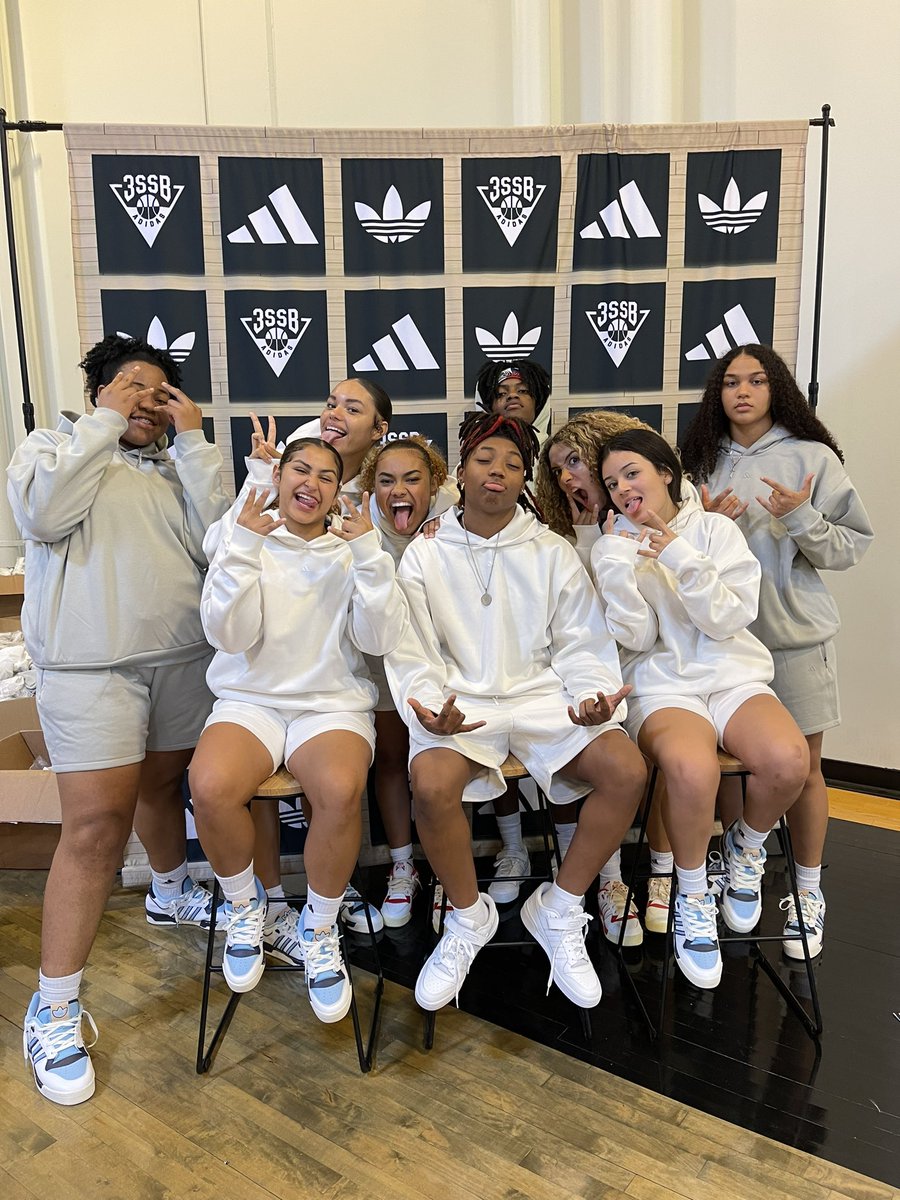 Eduardo10120239's tweet image. Appreciate the gear @3SSBCircuit @exposurebball_  @Jsizzle_elite