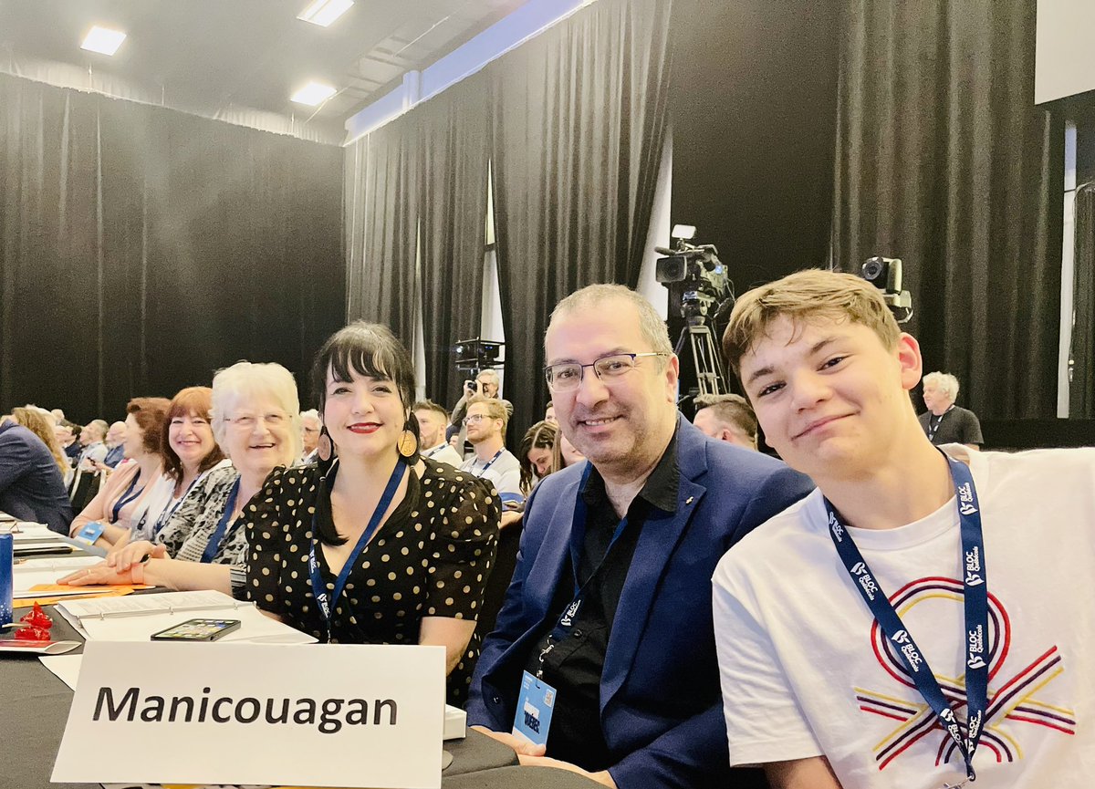 C’est une délégation complète de Manicouagan - de la Côte-Nord! - qui vous représente au Congrès du Bloc Québécois.

Ici, le feu et le « fun » sont pris! Et nous voulons faire prendre ça à la grandeur du Québec! 

#BlocQc #ÉquipeCôteNord #CongrèsNationalBQ2023