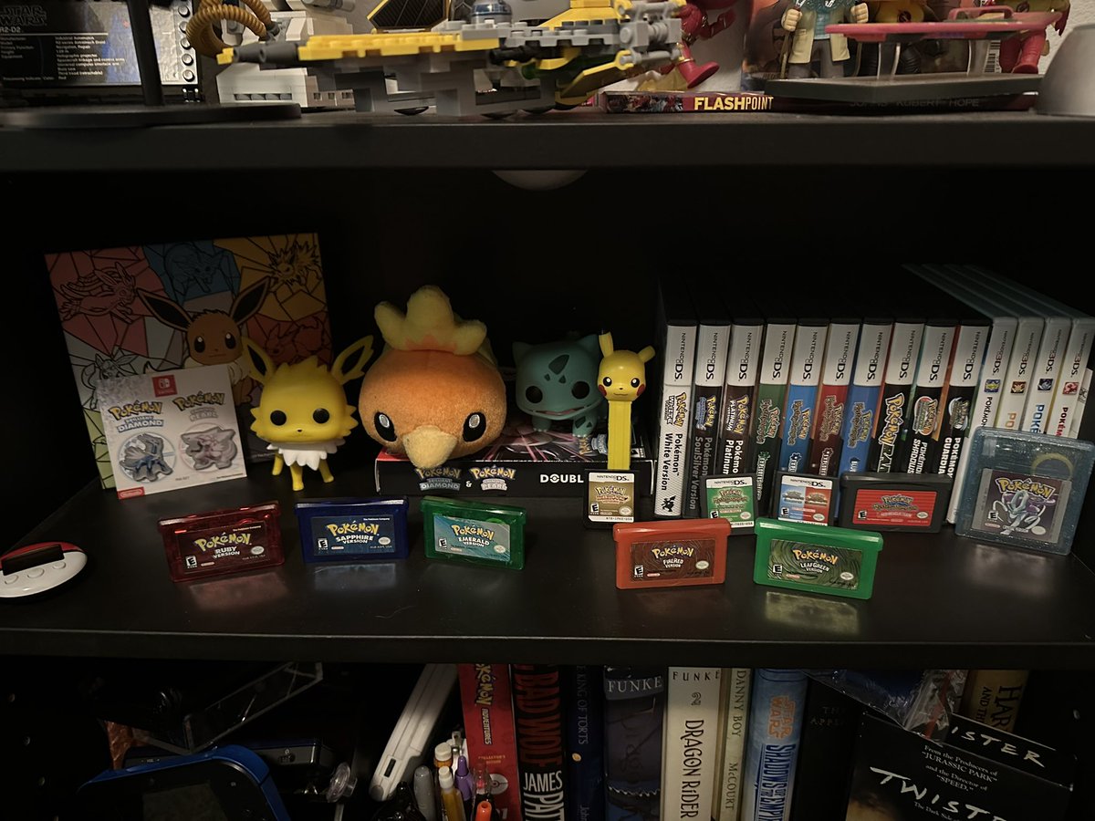 clebs0da's tweet image. Pokémon Platinum has always been my fav but overall I think Gen 3 was always my favorite, and now I FINALLY have all of the carts. Pro tip, leafgreen is faked pretty frequently, so if anyone wants a couple of repros hit me up lmao