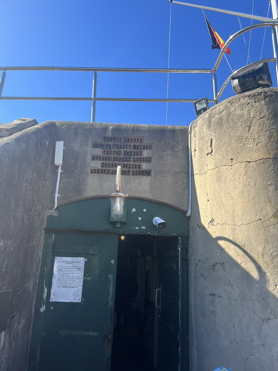 I don’t know whether to laugh or cry <a href="/DullMuseumSnaps/">Dull Museum Snaps</a> #DullMuseumSnaps