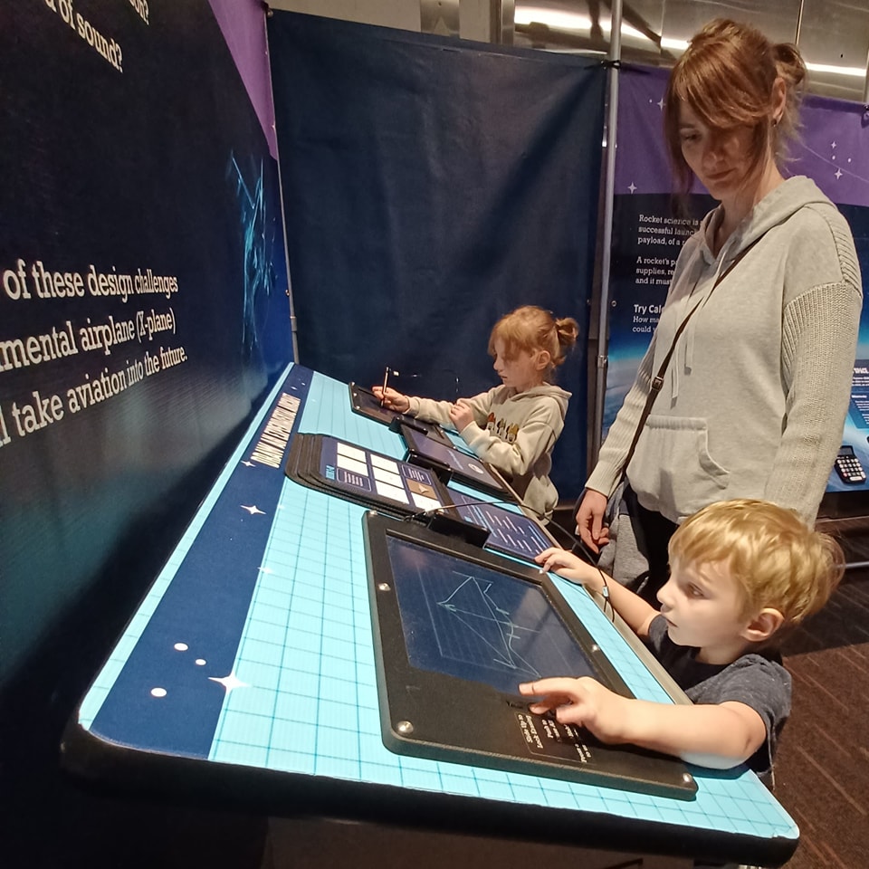 DiscoverFHDC's tweet photo. Blast off with Mission Aerospace!✈️Navigate, explore, innovate, and see yourself at @NASA.🚀Open 10-5 Sat., 12-5 Sun. Mission Aerospace is created by @MinotaurMazes, a company specializing in interactive maze exhibits. https://t.co/Gb8Z0A3KQM