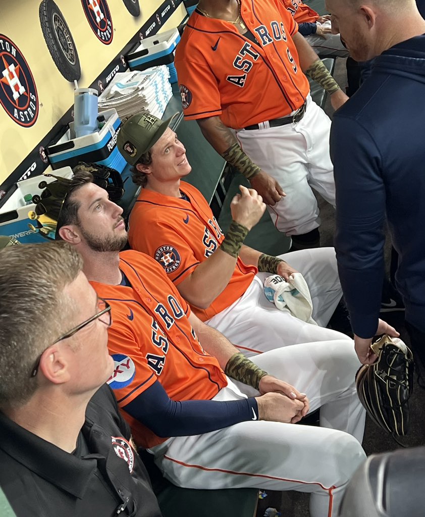 JuliaMorales's tweet image. Kyle Tucker bobblehead night means 👑 are allowed in the dugout. #tuckercrowncraze