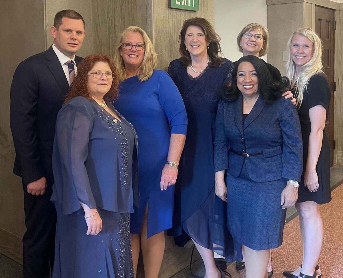 DeniseWocn's tweet photo. CWRU Frances Payne Bolton School of Nursing had their Pinning Ceremony and New Alumni Welcome at the Maltz Performing Arts Center in Ohio. The Bassett Med Center DNP Cohort from Coopersown, NY were among the students being pinned…some by Joyce J. Fitzpatrick, PhD, MBA, RN, FAAN! https://t.co/e5eEA62hzA