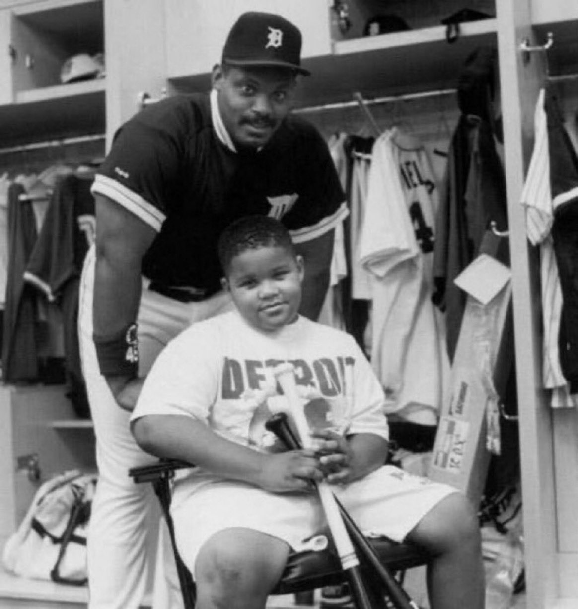 Super 70s Sports on X: One of the best baseball stats is Cecil Fielder and Prince  Fielder are tied on the all-time home run list with 319 bombs apiece.   / X