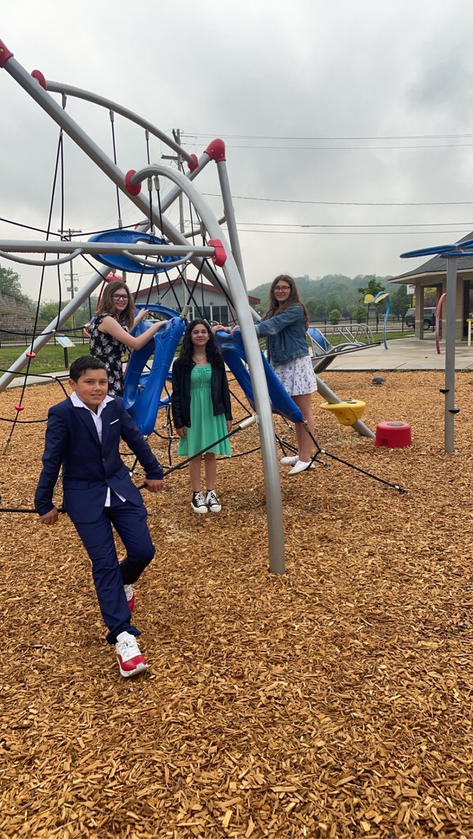 mweller129's tweet photo. IMS dance 2023 🎡 💃 🥰 https://t.co/kn8W98Veu3