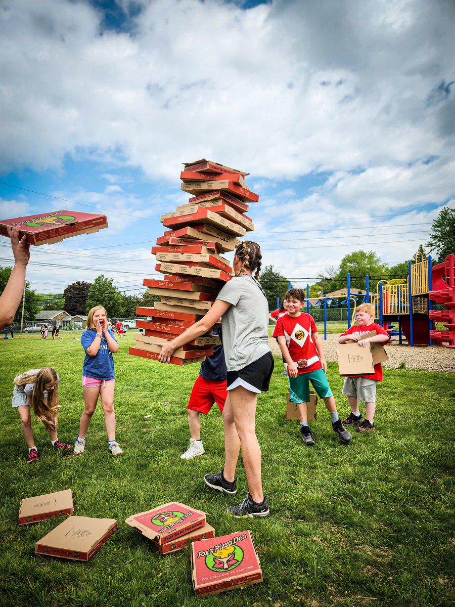 MrsShafferBF's tweet photo. Today was so much fun! I know summer is right around the corner but we still have a lot more memories to make before we say "see you later" Also... I knew all those years of working at a pizza shop in college would come in handy! https://t.co/YorTnsR7aA