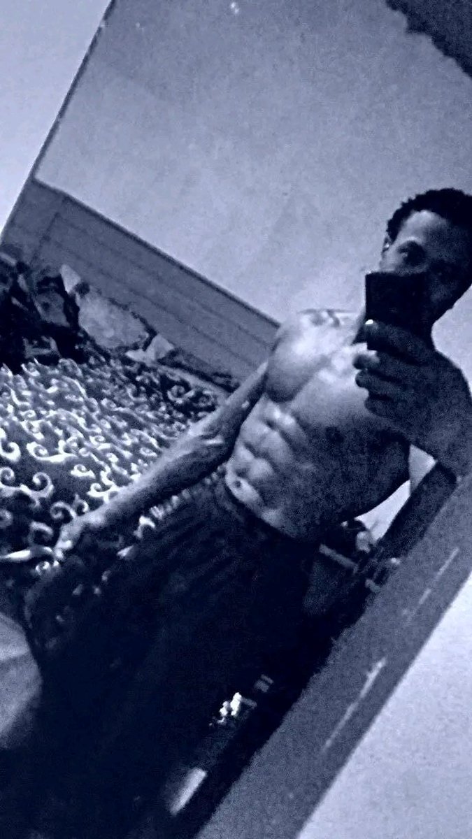 JesusPeace94's tweet photo. Ayy..Dont no boody Wana intro me up on that Porn industry and Non of that sissy Typa way☝️

.. Im out here Packin, Swervin Wit 8 pack Typ'a Shiit and Non of that Belly Shiit.. Gwaawddaaamn😌 https://t.co/24fRPLjO7I
