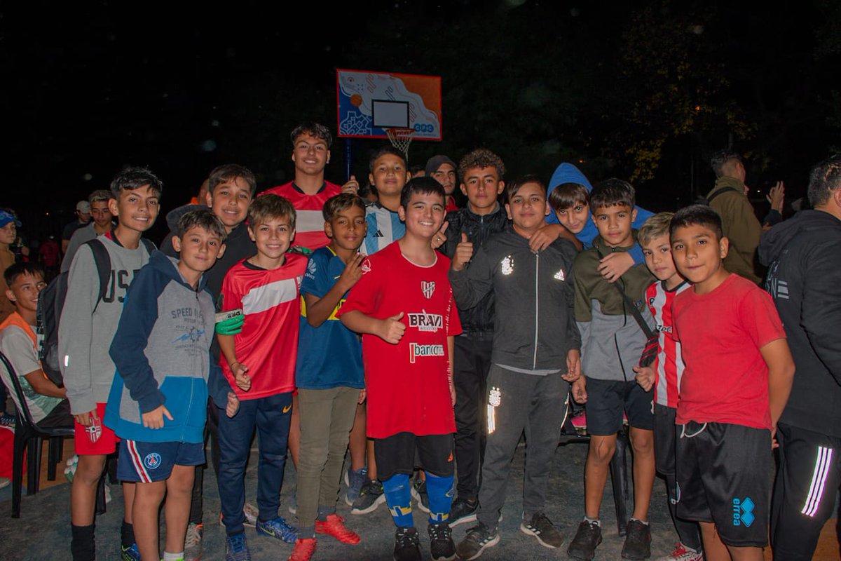 JDViola's tweet photo. 👉🏼 Este programa permitirá crear 1️⃣0️⃣0️⃣ nuevos clubes deportivos, poniendo en valor a estas escuelas que contribuyen al desarrollo deportivo y social de los niños y jóvenes, y será sostenido y controlado desde los #CPC https://t.co/0LhvIk4RI8