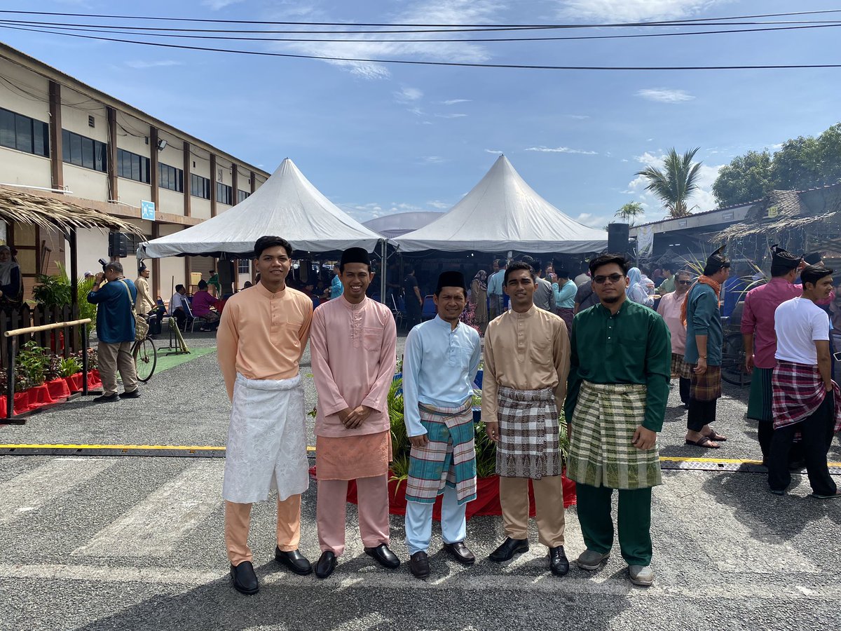 jkrckmintern's tweet photo. Khamis 18/5/2023
- Sambutan Hari Raya Aidilfitri Jabatan Kerja Raya Peringkat Negeri Kedah 2023 yang dihadiri oleh Tuan Pengarah serta warga kakitangan JKR seluruh Negeri Kedah
@EnCiK_JM1
@JKRCKMKedah
#internfebjun2023
#ckmkedah https://t.co/pGebMVzfYx