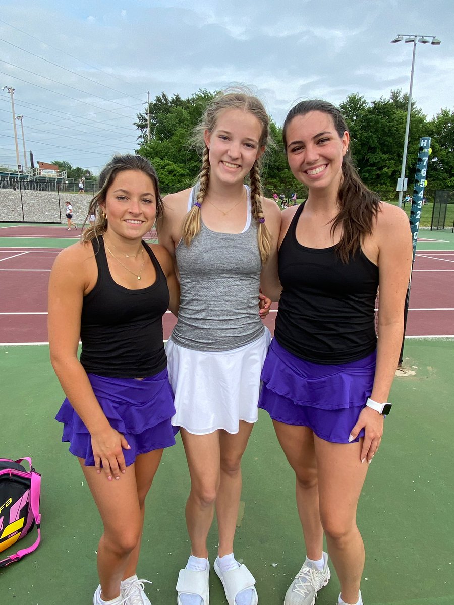 bghsgirlsennis's tweet image. These girls will be moving on to the next round at regionals tomorrow at 4:30 doubles and 6:00 singles at GW. Go Purples!🎾😈