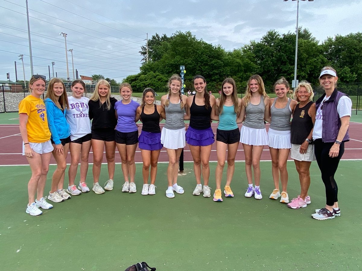 Team support today!!💜🎾