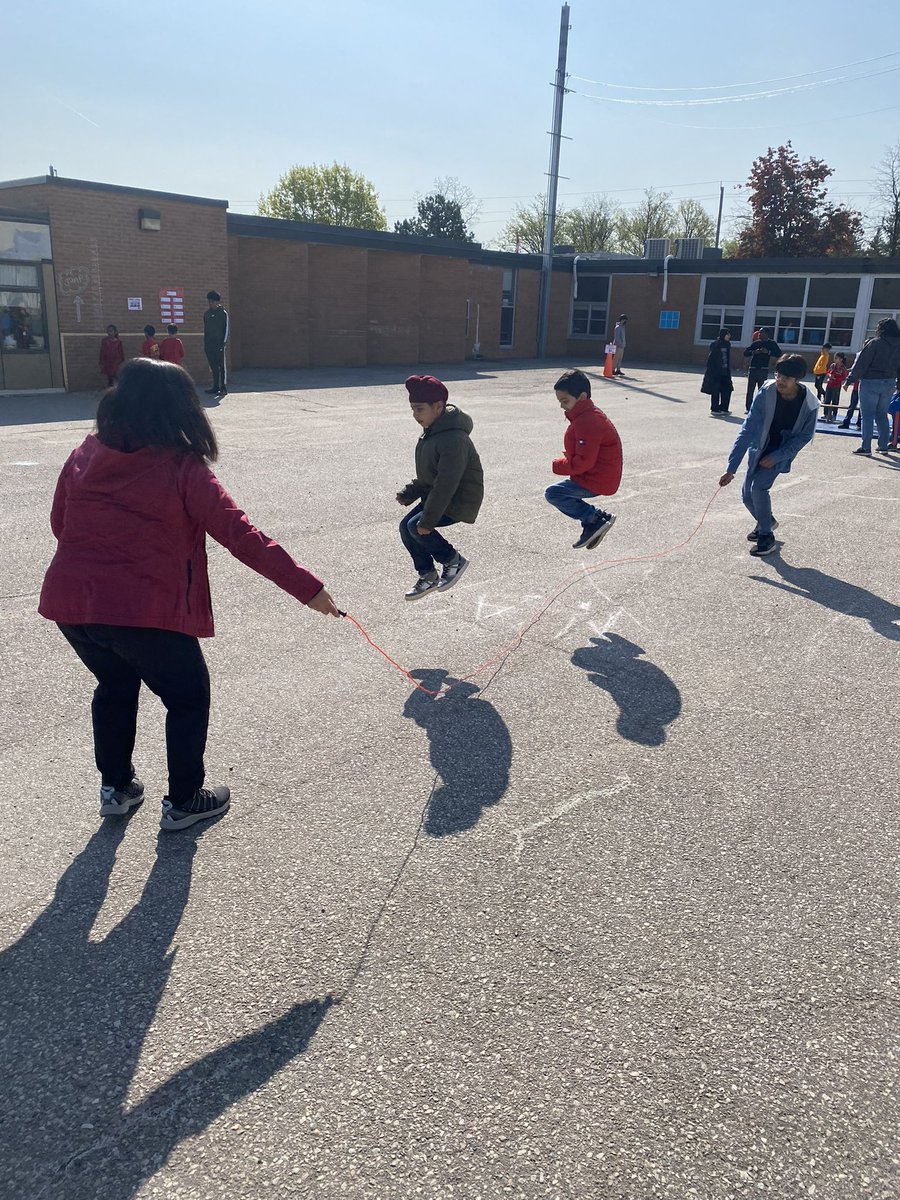 So many great photos I had to share more <a href="/HeartandStroke/">Heart & Stroke</a> #jumpropeforheart