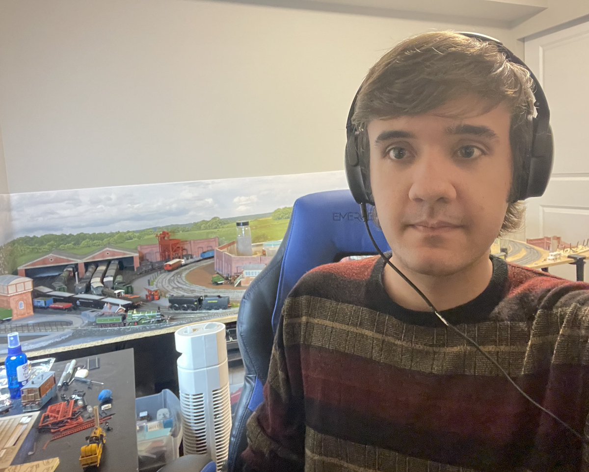 The Unlucky Tug on Twitter "face reveal (real)"(02)