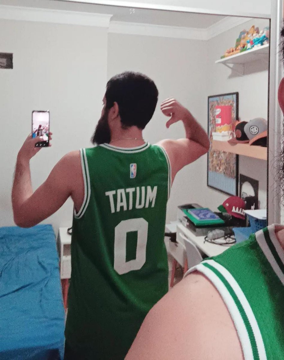 PaveziJoe's tweet photo. hoje ele ta brilhando, yessssirrrrr
#NBAnaTNTSPORTS https://t.co/vAWlIpPaui