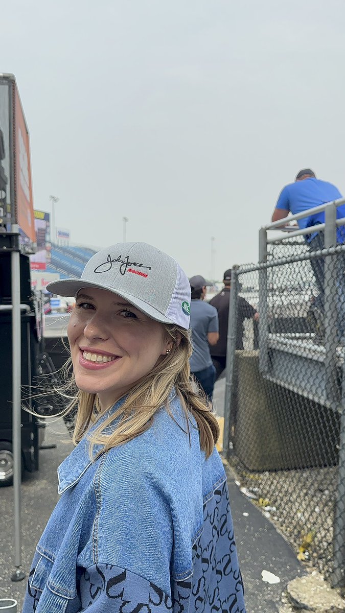 Amazing day at the races 🏎️💨
✅ Bucket list - Meet John Force and attend a drag race!