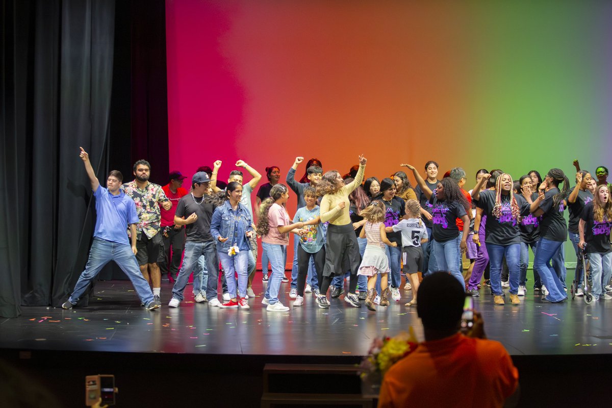 Kempner HS Choir tweet media