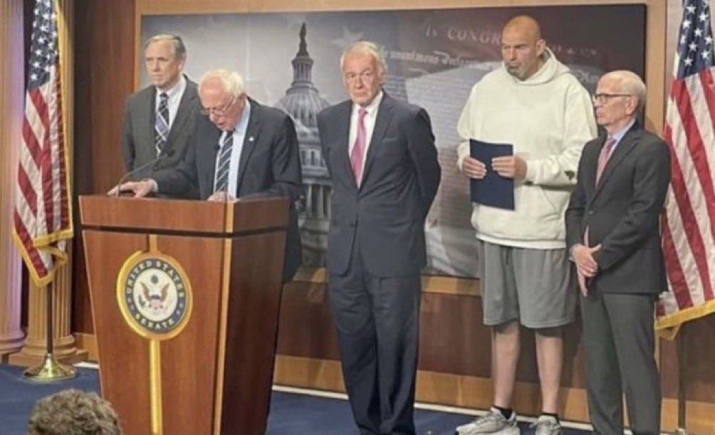 harryjsisson's tweet image. For all of the Republicans attacking John Fetterman for wearing a hoodie and shorts at a press conference - Why didn’t you do the same when Ted Cruz wore gym clothes to the Senate? 

Bunch of hypocrites.