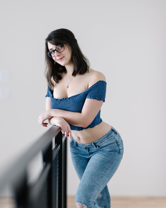 Felt pretty 🥰💙 https://t.co/cFb6cred0S<a href="/tag/cosplay"class="tags"><span>#cosplay</span></a><a href="/tag/finalfantasy"class="tags"><span>#finalfantasy</span></a><a href="/tag/tifalockhart"class="tags"><span>#tifalockhart</span></a>