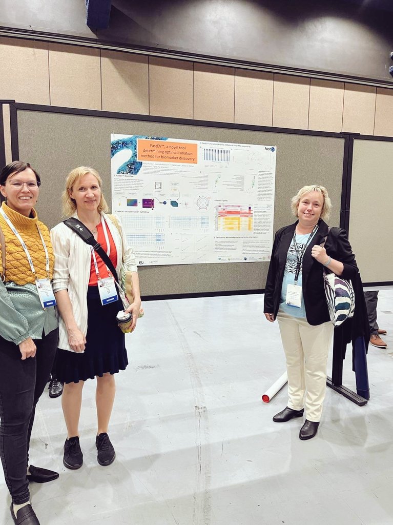 Presenting FastEV and enjoying great poster sessions at #ISEV2023 with the best collaborators Malene Jorgensen & Rikke Baek, also many thanks to @khirulislam89 @LeivoJanne and naturally @3prms3 and Jaana Kekkonen! And all lovely visitors at the poster ❤️